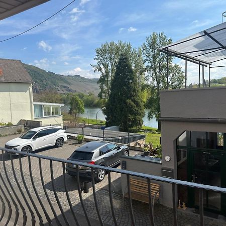 Weingut / Gaestehaus Gerlach Ürzig Esterno foto